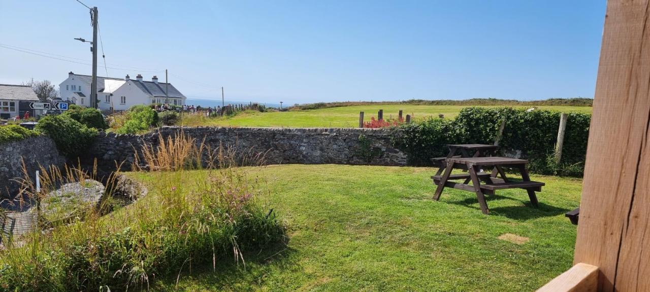 The Lobster Pot Cottage Church Bay Llanrhyddlad Extérieur photo